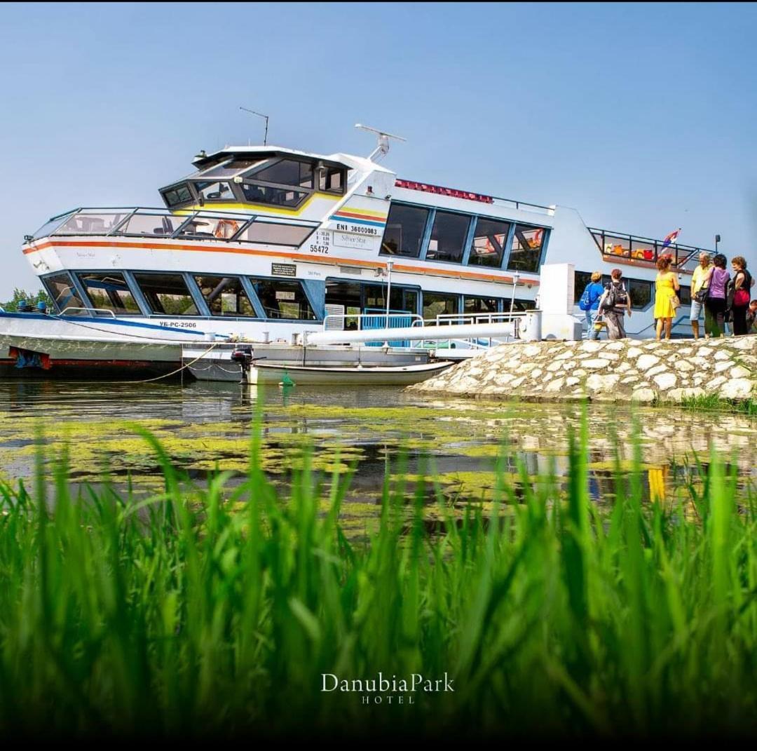 Hotel Danubia Park Веліко-Ґрадіште Екстер'єр фото