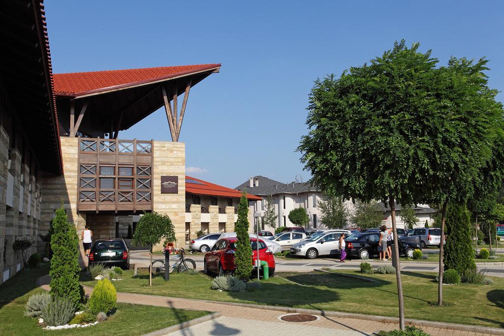 Hotel Danubia Park Веліко-Ґрадіште Екстер'єр фото